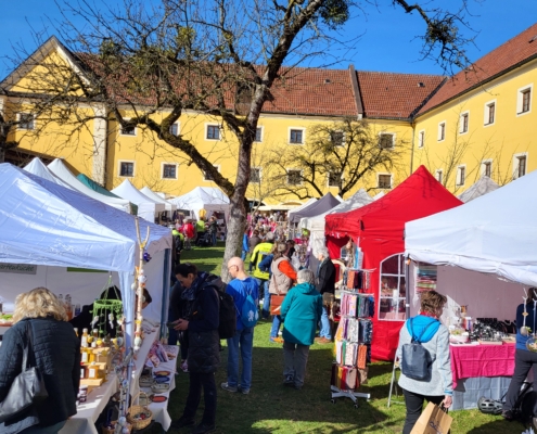 Oster- und Kunsthandwerkermarkt, Oberaudorf, Kloster Reisach